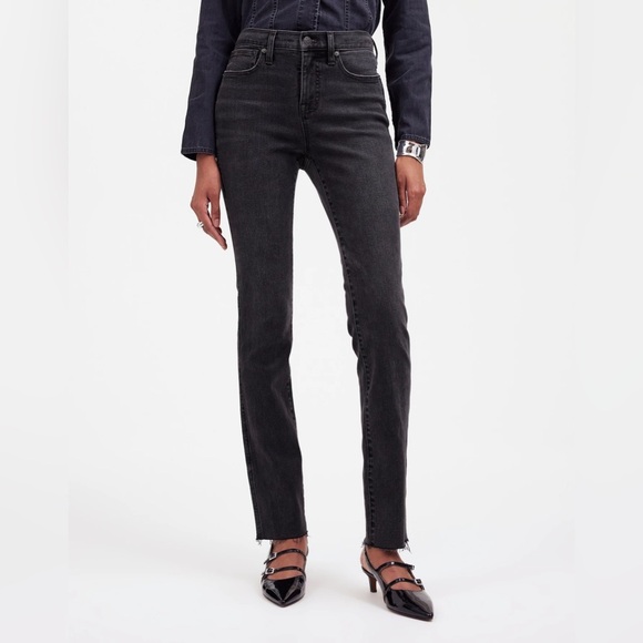 Madewell Denim - Madewell stove pipe mid rise raw hem black wash size 27  jeans‎ modern stretch